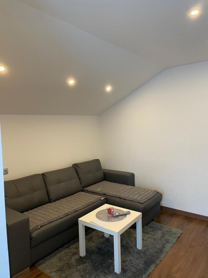Studio Privee Vesoul -Wifi,Tv,Clim,Parking Gratuit Экстерьер фото