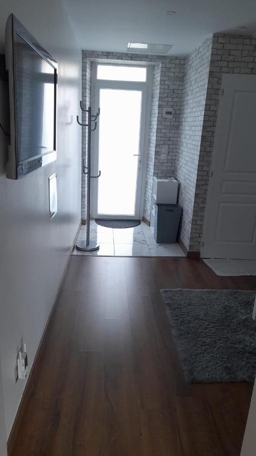 Studio Privee Vesoul -Wifi,Tv,Clim,Parking Gratuit Экстерьер фото